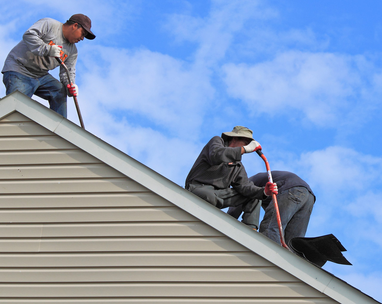 hiring-a-roofing-company-near-me